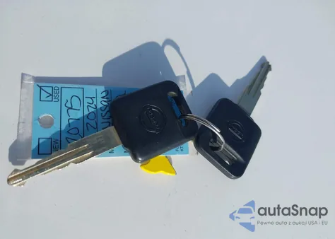 2024 Nissan Versa 1.6 S z USA, uszkodzony, nr VIN 3N1CN8BV7RL866223